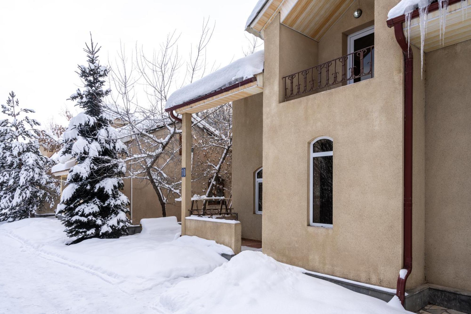 Alpina Resort By Stellar Hotels, تساجكادزور المظهر الخارجي الصورة