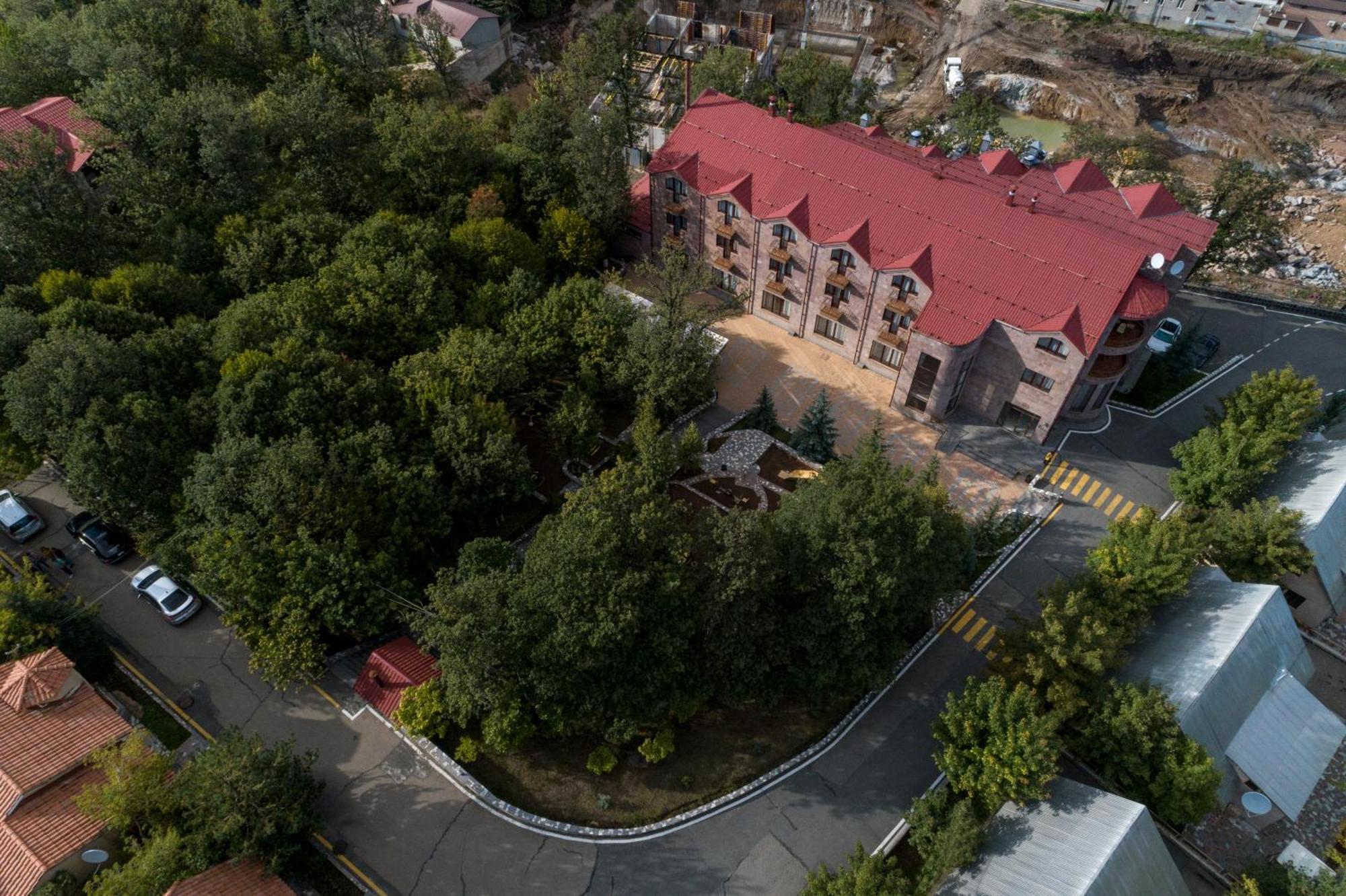 Alpina Resort By Stellar Hotels, تساجكادزور المظهر الخارجي الصورة