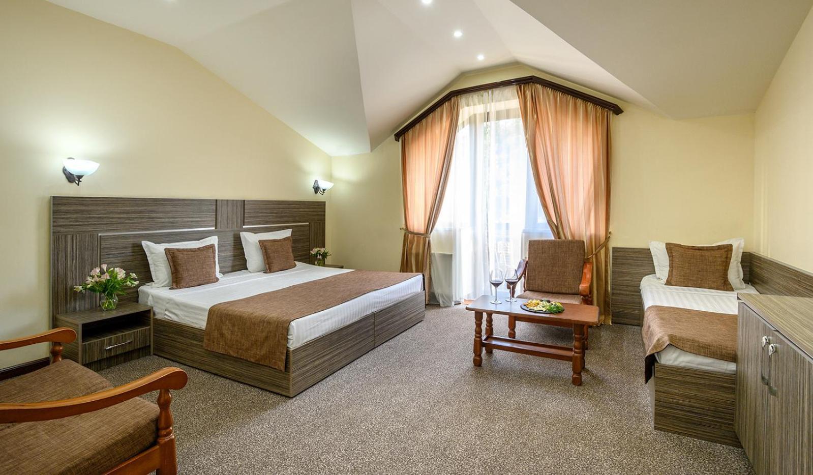 Alpina Resort By Stellar Hotels, تساجكادزور المظهر الخارجي الصورة